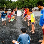 Strandspiele auf den indonesischen Sunda-Inseln / © Foto: Georg Berg