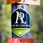 Auf der Route de l’Absinthe kann man die bewegte Geschichte des Absinths erwandern. In nur 48 km von Pontarlier in der Region Franche Comté bis nach Noiraigue in der Schweiz / © Foto: Georg Berg