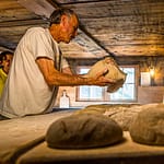 In Erschmatt werden die für das Schweizer Kanton Wallis typischen Roggenbrote gebacken / © Foto: Georg Berg