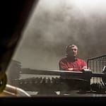 Die Technik im Brauhaus hat sich seit Generationen bewährt. Braumeister Sepp Neuber muss vor allem entscheiden, wann der nächste Produktionsschritt beginnen soll. Zoigl-Brauen in der Oberpfalz / © Foto: Georg Berg