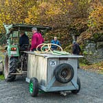 Die Stammwürze auf dem Weg zum Gärkeller. Die Eingänge zu den Zoigl-Felsenkellern verstecken sich heute in der Vegetation der Oberpfalz. / © Foto: Georg Berg