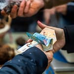 Der Preis für den schwarzen Wintertrüffel liegt zu Beginn der Saison bei ca. 600 Euro pro Kilo und steigt bis Weihnachten an auf ca. 1.000 Euro pro Kilo / © Foto: Georg Berg