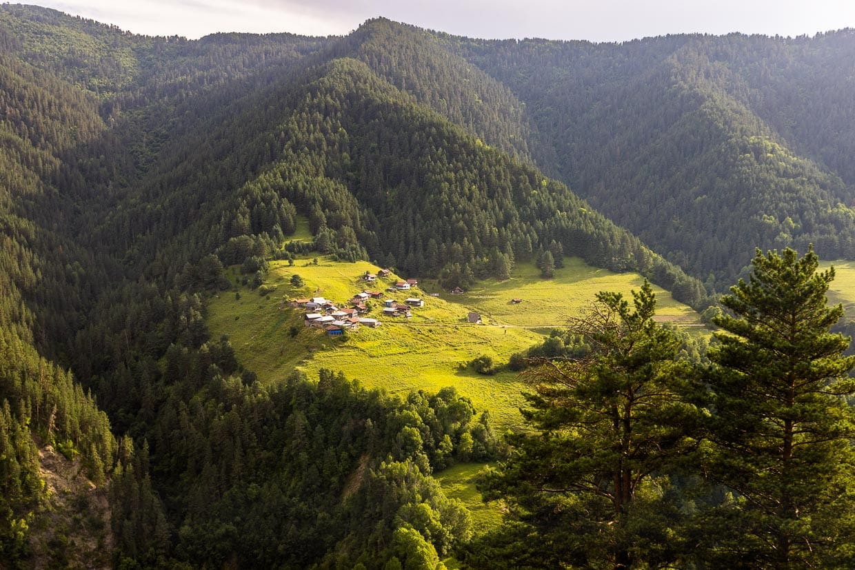 Im tuschetischen Bergdorf Tsokalta ist im Winter nur ein Haus bewohnt / © Foto: Georg Berg
