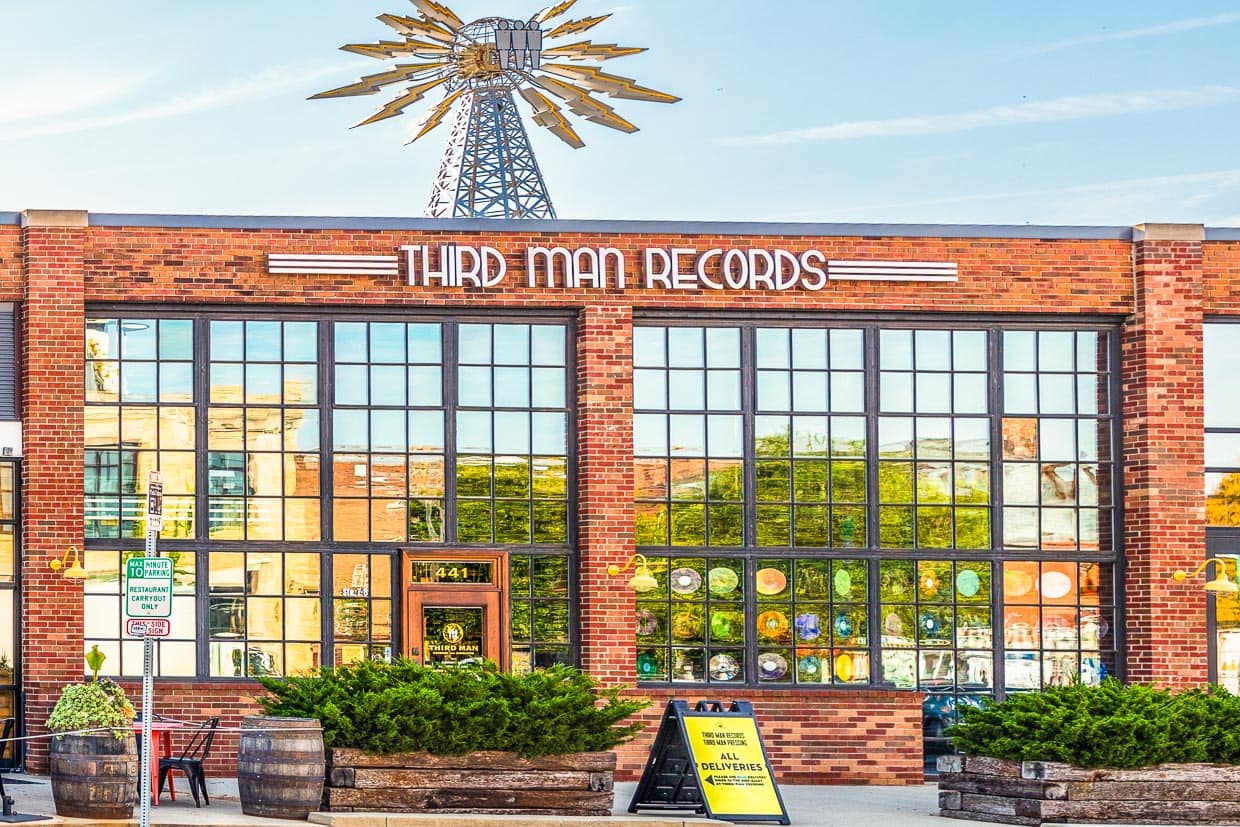 Third Man Records ist ein auf Vinyl spezialisiertes unabhängiges Plattenlabel, das von Jack White, Ben Blackwell und Ben Swank gegründet wurde. Auf der angesagten Canfield Street in Detroit befindet sich auch ein Vinyl Presswerk. In direkter Nachbarschaft hat das Detroiter Designerlabel Shinola seinen Flagship-Store / © Foto: Georg Berg