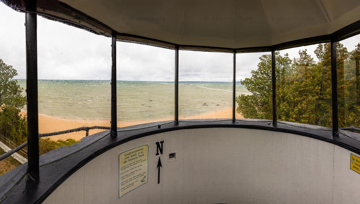 Blick aus der Kuppel des Mission Point Leuchtturms, Old Mission Peninsula, heute ein Museum / © Foto: Georg Berg