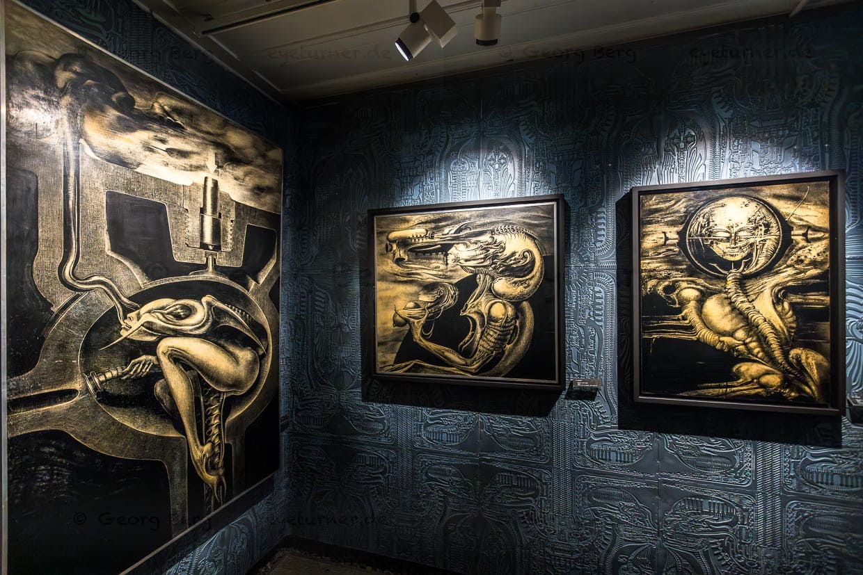 H.R. Giger aus der Serie Biomechanoid, Dauerausstellung im HR Giger Museum, Schloss St. Germain in Gruyères / © Foto: Georg Berg