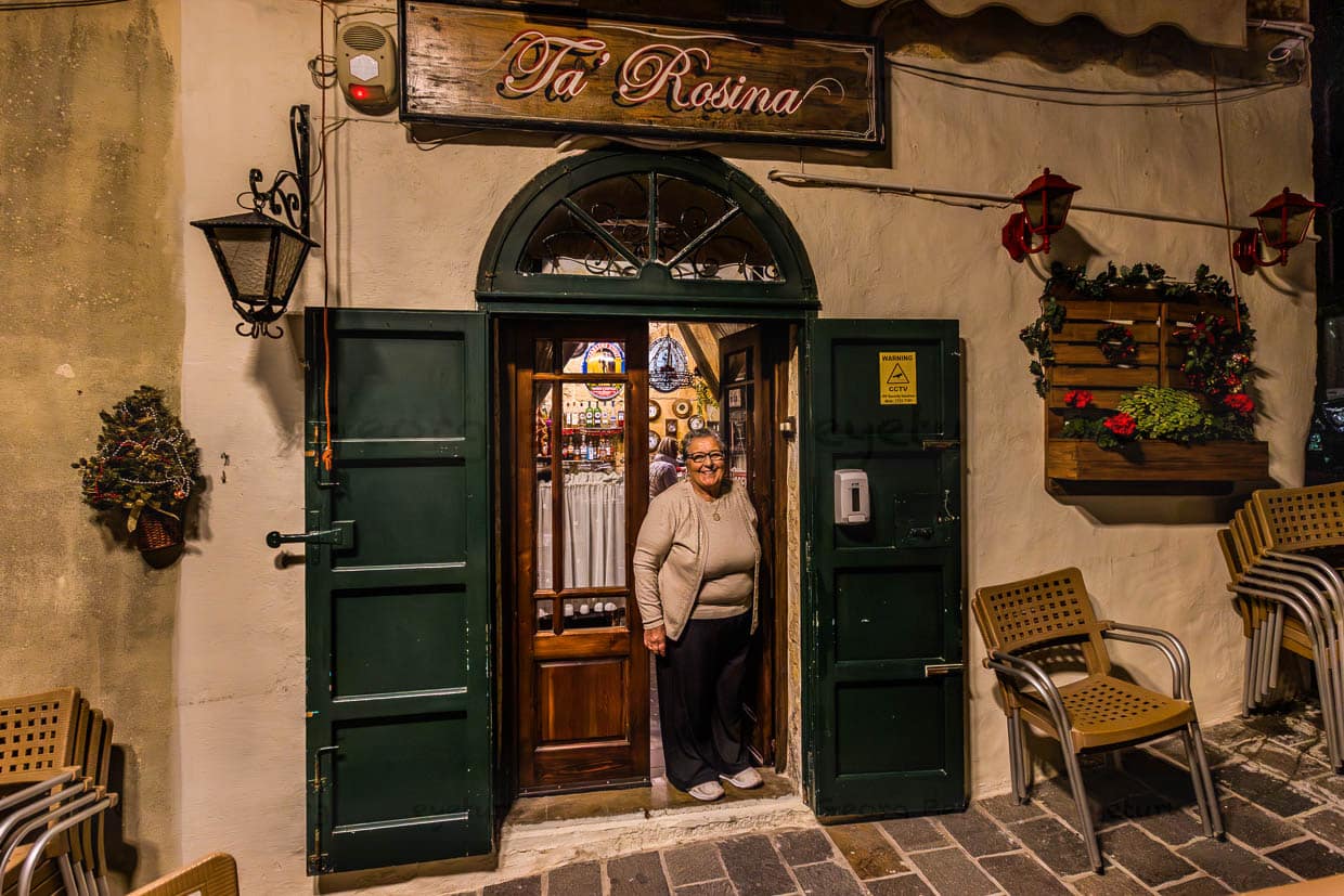 Rosina Tabone in front of her restaurant Ta' Rosina in the village of Sannat on Gozo / © Photo: Georg Berg