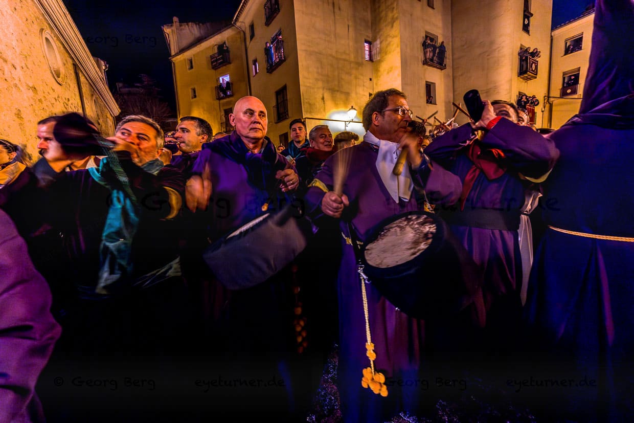 The Turbas de Cuenca have gone through the night of Good Friday, making a noise with drums and zinc trumpets (clarines) in front of the Iglesia Parroquial de El Salvador that can be heard throughout Cuenca hours before the procession / © Photo: Georg Berg