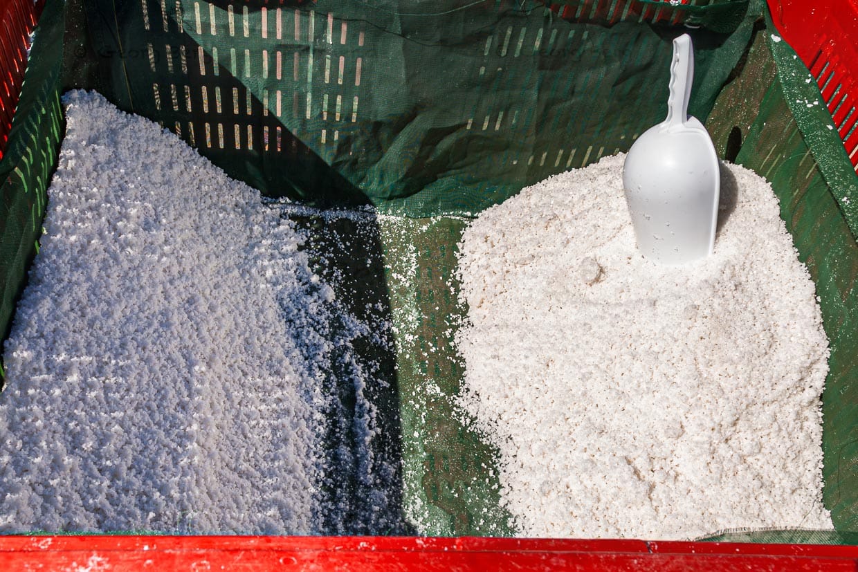 Die Haufen der Fleur du Sel Sammler werden getrennt gesammelt / © Foto: Georg Berg