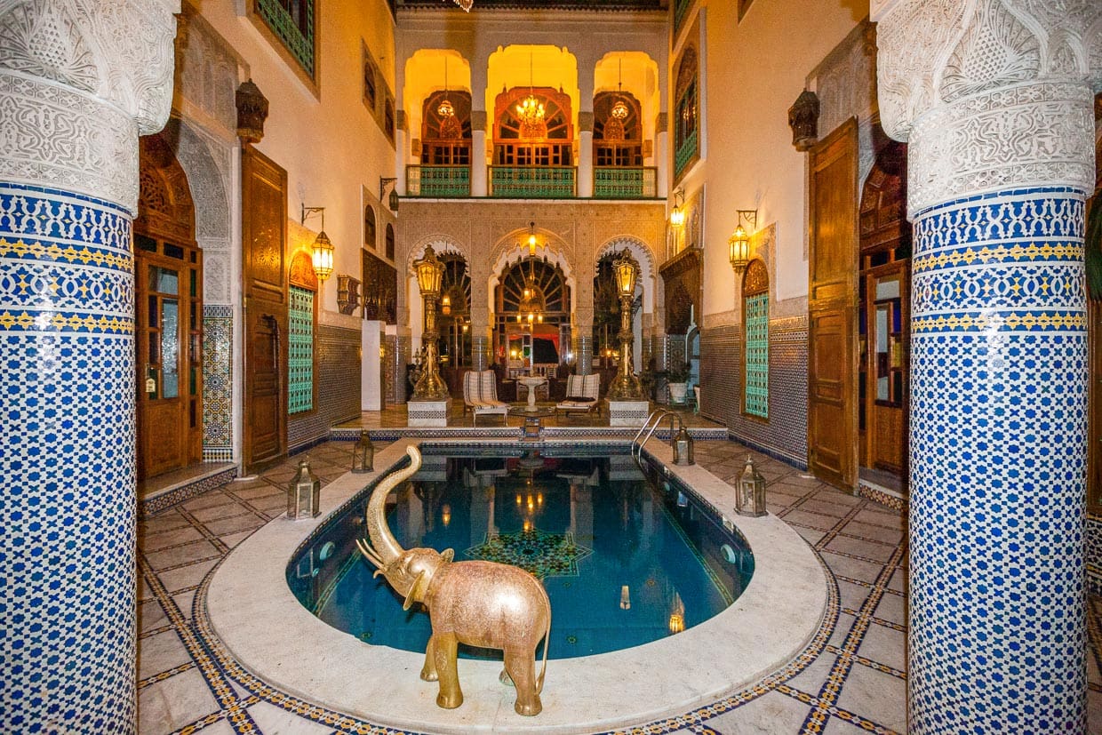 Himmlische Ruhe findet der Gast im kleinen Innenhof mit Pool / © Foto: Georg Berg