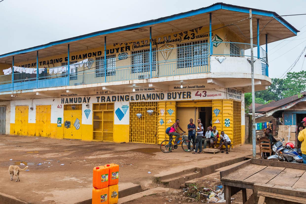 Wirklich heimlich findet der Rohdiamantenhandel nicht statt ... / © Foto: Georg Berg