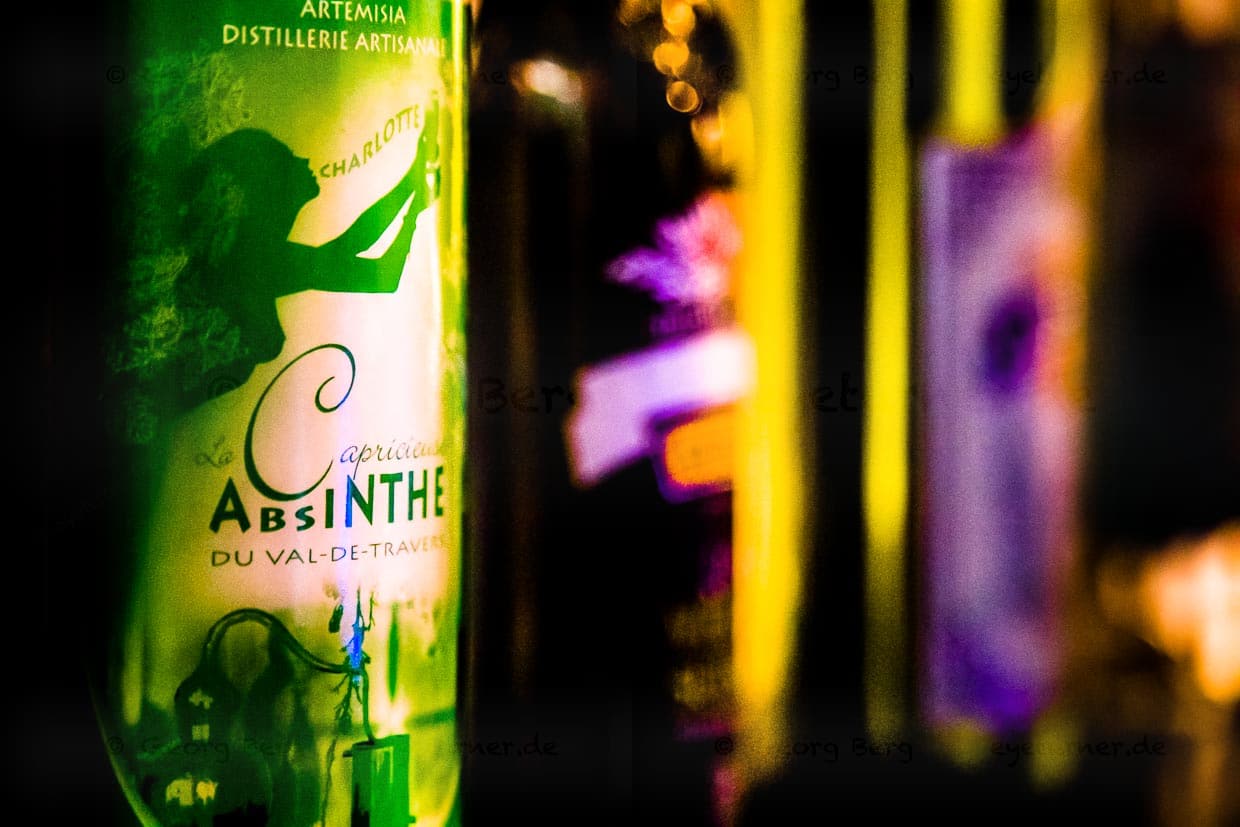 Die grüne Fee – La fée verte – Absinth war das erste alkoholische Getränk, das Mitte des 19. Jahrhunderts auch Frauen in der Öffentlichkeit trinken konnten, ohne zur anrüchigen Halbwelt gezählt zu werden / © Foto: Georg Berg
