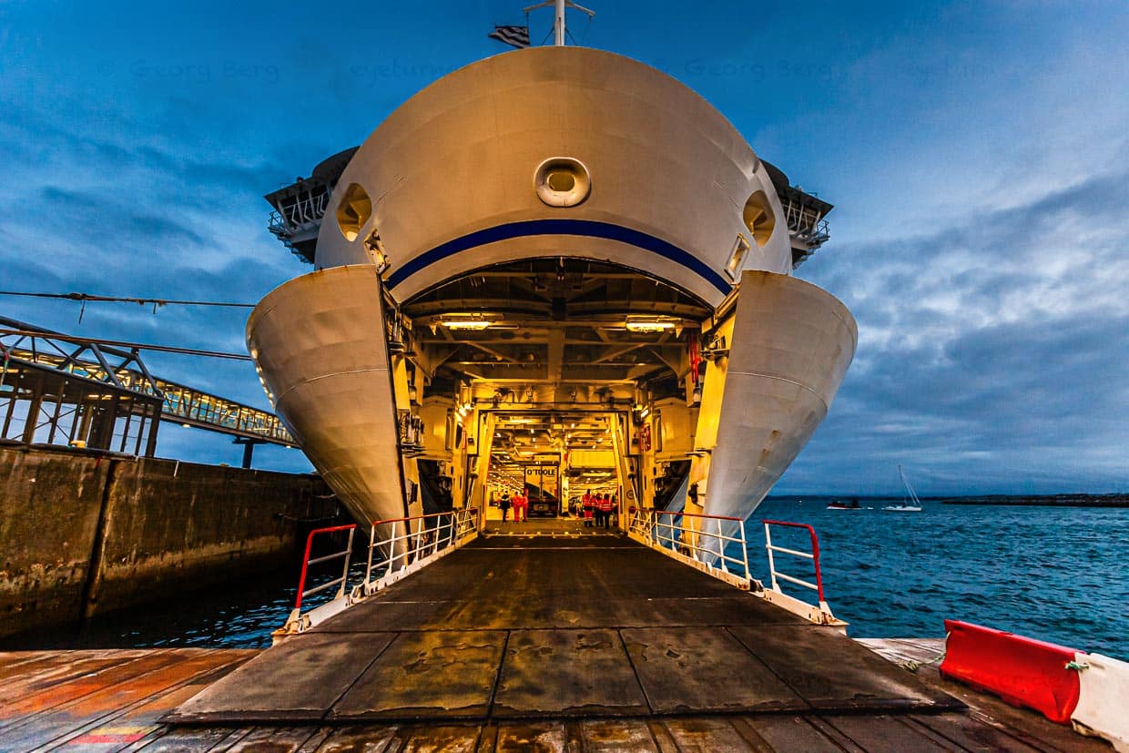 Auch die größten Laster finden in der Pont Aven Platz / © Foto: Georg Berg