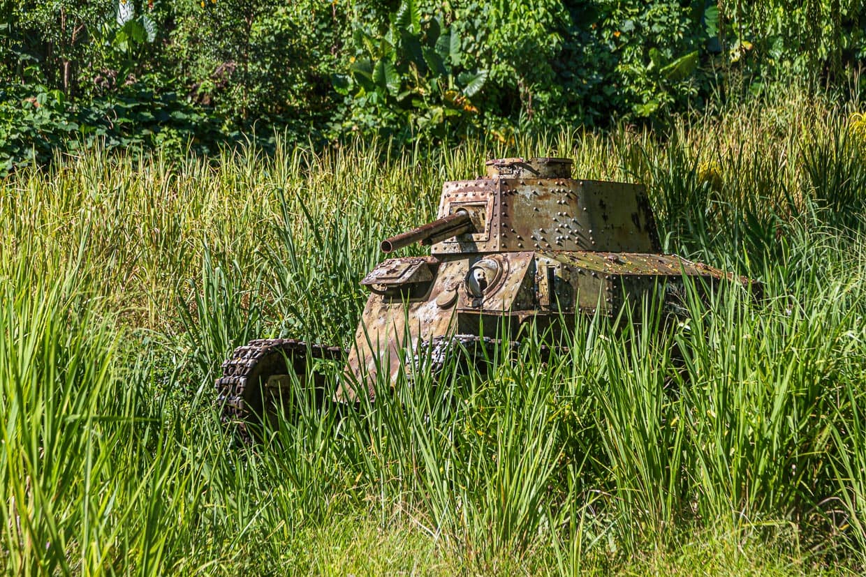 In den letzten 20 Jahren ist in der Stadt Kieta noch nicht überall Gras über die Spuren des Bürgerkriegs gewachsen / © Foto: Georg Berg