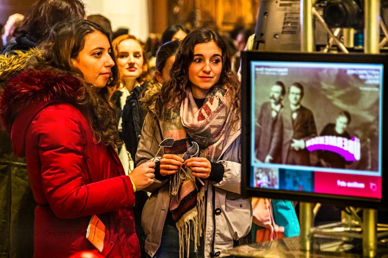 Nietzsche fasziniert auch heute noch. Im Museum kann man auf ein Selfie mit selbstgebasteltem Schnauz warten / © Foto: Georg Berg