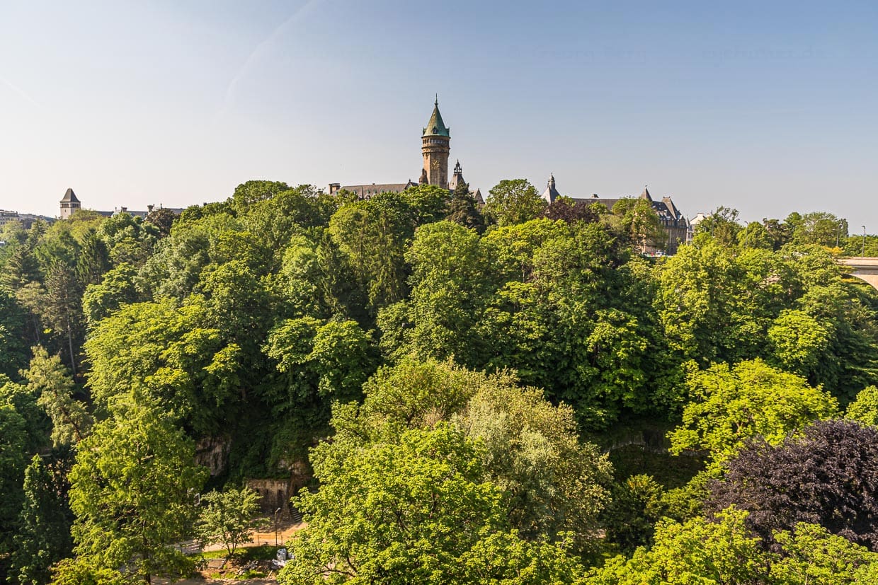 Turm der Staatsbank und Sparkasse von Luxemburg / © Foto: Georg Berg