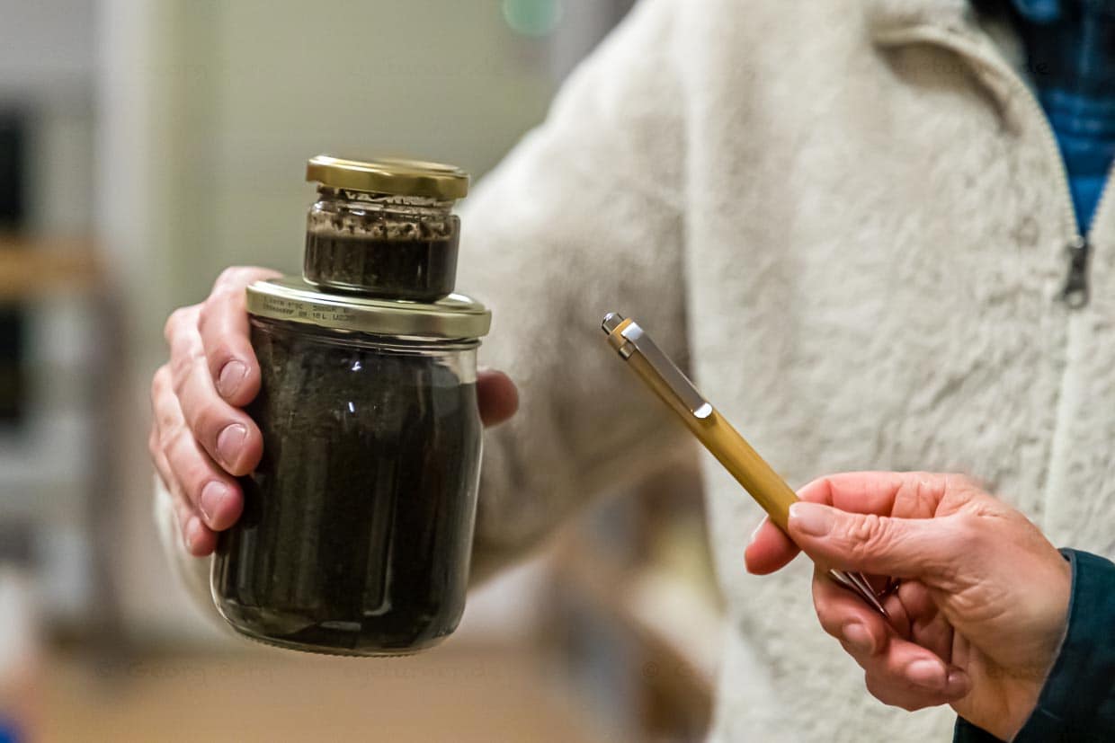 Ein weitere Bestseller von Domaine d’Argens ist die Brisures de Truffe (Tuber Melanosporum & Tuber Brumale) sowie Saft von schwarzen Trüffel und Salz / © Foto: Georg Berg