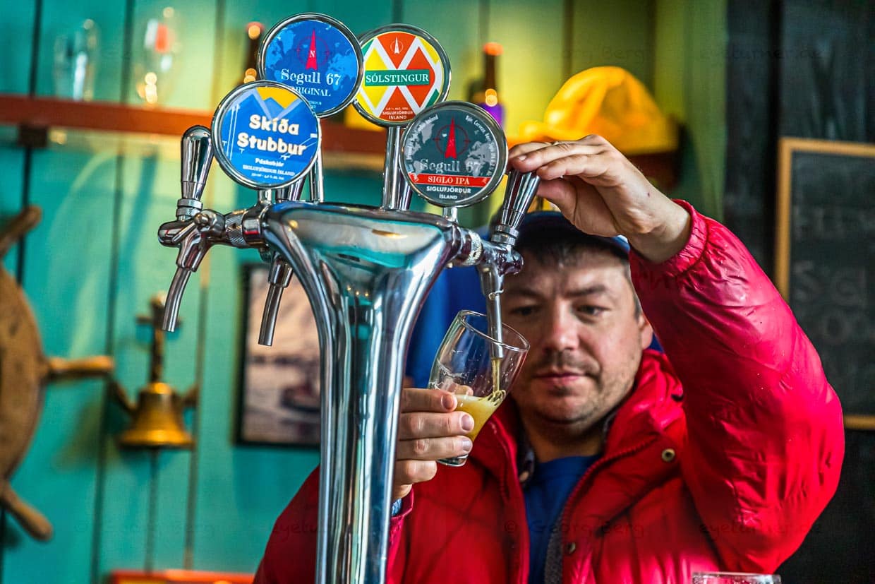 Marteinn Haraldsson gründete 2015 als Quereinsteiger die Mikrobrauerei Segull 67 in Siglufjördur / © Foto: Georg Berg