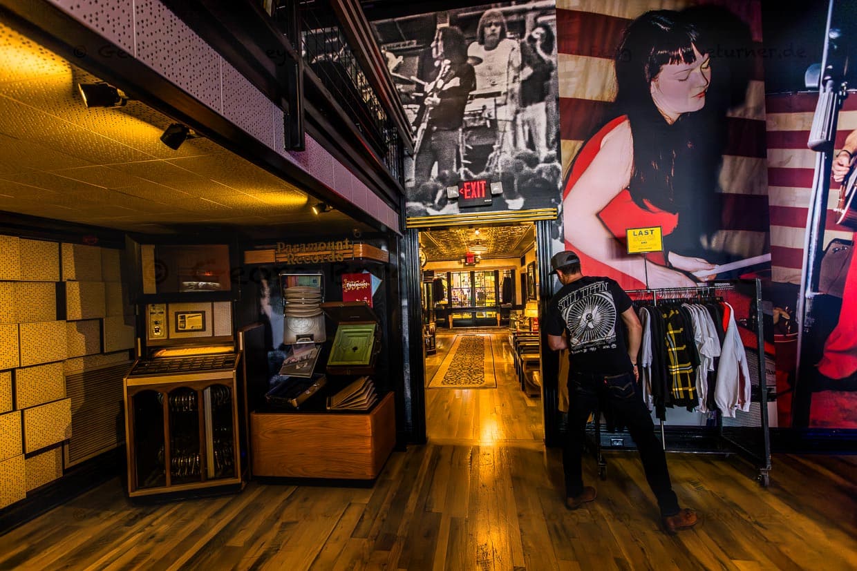 Verkaufsraum von Third Man Records, ein auf Vinyl spezialisiertes unabhängiges Plattenlabel auf der Canfield Street in Detroit. Im Gebäude befindet sich auch ein Vinyl-Presswerk / © Foto: Georg Berg