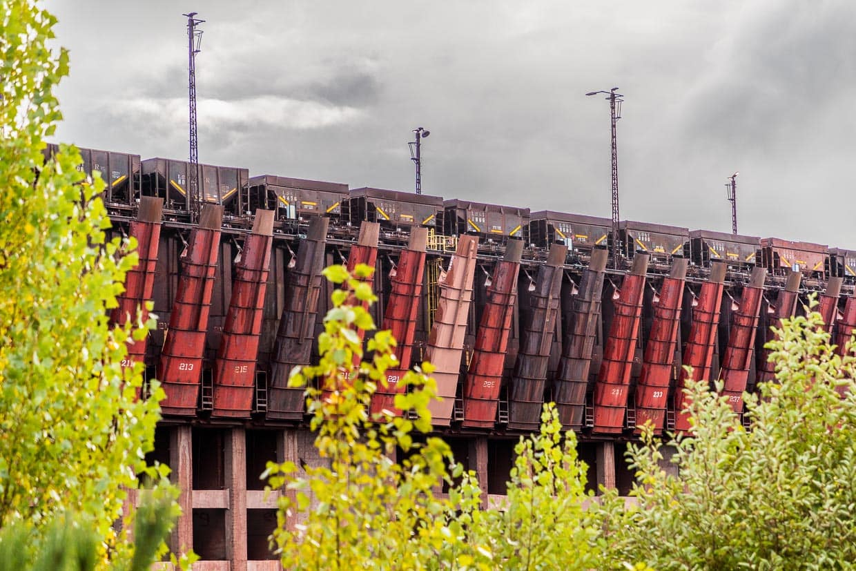 Erzwaggons auf dem Taschendock. Das Marquette Ore Dock ist in Betrieb. / © Foto: Georg Berg