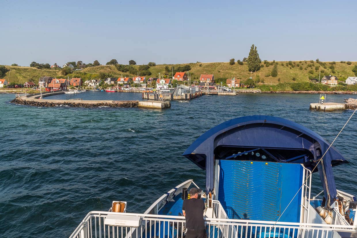Einfahrt in den Bäckviken-Hafen der Insel Ven mit der Fähre von Landskrona, Provinz Skåne / © Foto: Georg Berg