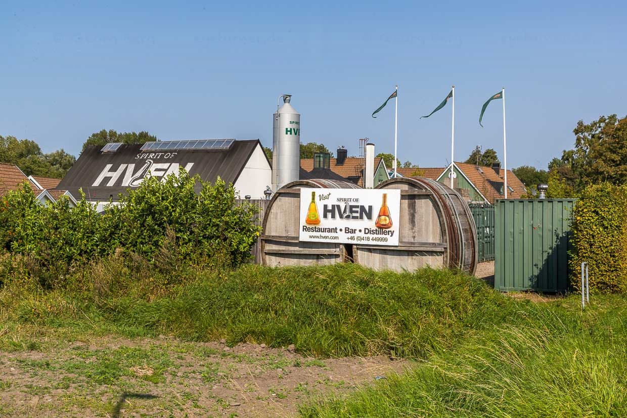 Das Areal der Brennerei Spirit of Hven auf der Insel Ven im Öresund ist seit 2008 ein Epizentrum für erstklassige Spirituosen. Whisky, Wodka, Gin und Aquavit werden von hier in über 40 Ländern exportiert / © Foto: Georg Berg