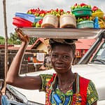 Straßenhändlerin mit Chilischoten rot und grün im Angebot / © Foto: Georg Berg