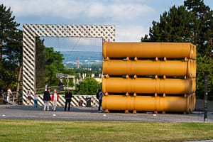 Tubular Living Spaces in Hiwa K’s Installation ‘When We Were Exhaling’ auf der documenta 14 in Kassel / © Foto: Georg Berg