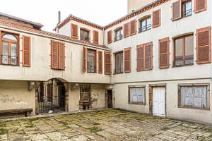 Hinterhof in der Altstadt von Saint Chamond, Frankreich / © Foto: Georg Berg