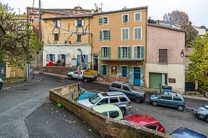Völlig unscheinbar an einer der ältesten Straßen von Draguignan liegt die Ölmühle Moulin de Saint-Cassien, Department Var, Provence, Frankreich / © Foto: Georg Berg