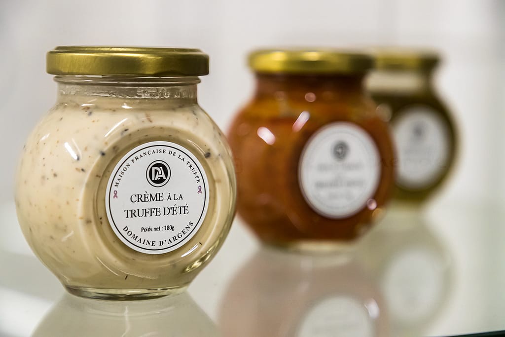 Domaine D’Argens entwickelt seit über 30 Jahren eigene Trüffelprodukte. Verarbeitet werden fünf Arten von Trüffel:  Tuber Melanosporum, Tuber Brumale Vitt, Tuber Uncinatum Vitt.Tuber Aestivum Vitt. Tuber Magnatum / © Foto: Georg Berg