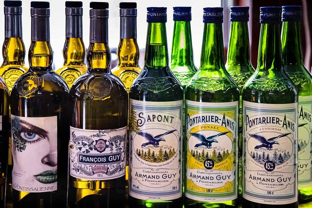Absinth Produkte aus der Destilerie Bottles Armand Guy in Portarlier, Frankreich / © Foto: Georg Berg