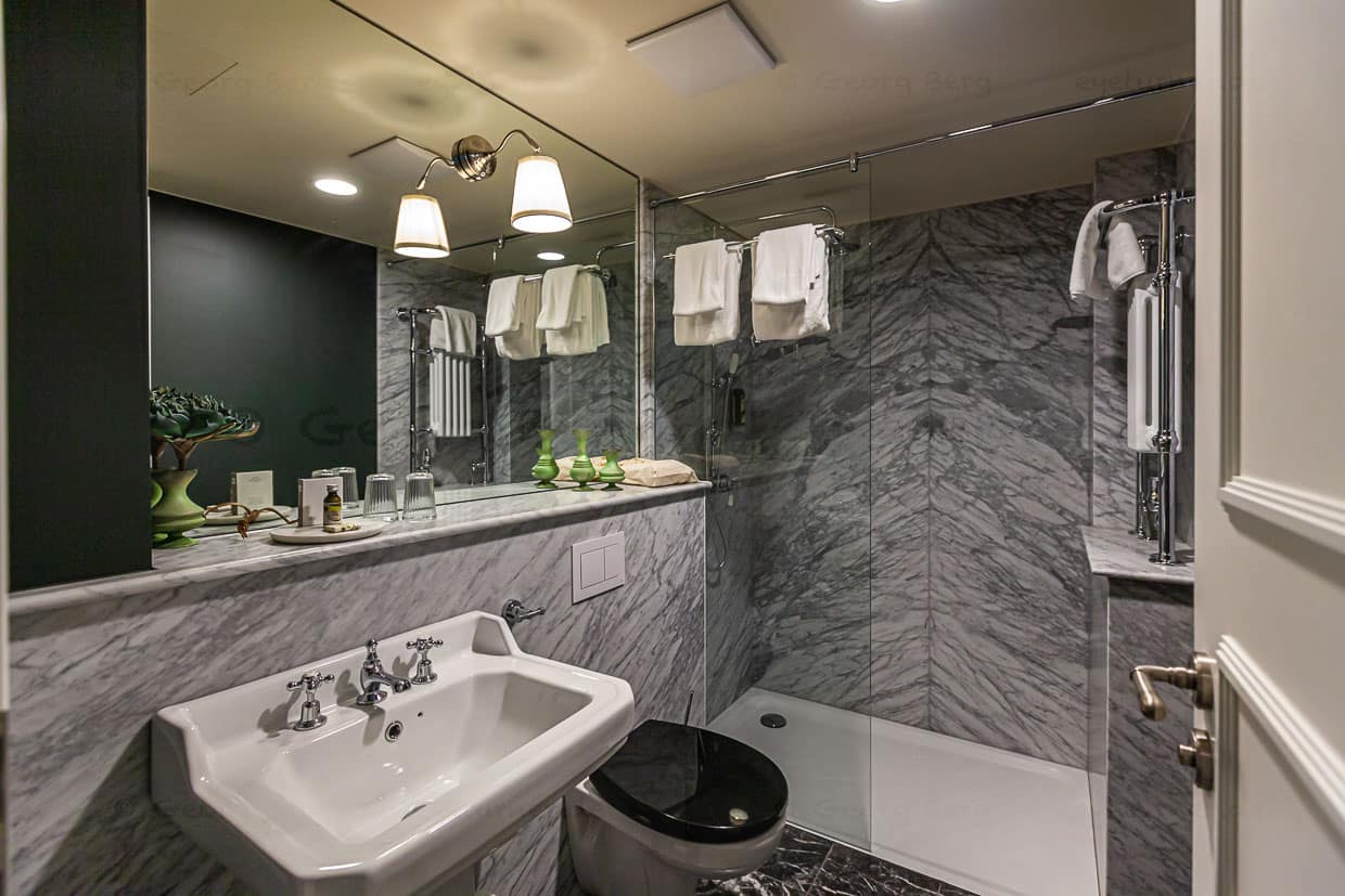 Bäder aus Marmor oder Stein. Im alten Stil mit neuem Komfort / © Foto: Georg Berg