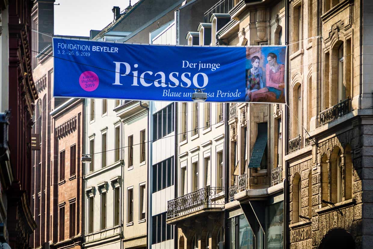 Kunststadt Basel. Einmal im Jahr findet die international führenden Kunstmesse ART Basel statt. Das Kulturhighlight im Jahr 2019 dürfte aber die Picasso Ausstellung der Fondation Beyeler sein. Sie zeigt den jungen Picasso – Blaue und Rosa Periode. Das Hotel Krone bietet seinen Gästen Weekend-Pakete an, die die Eintrittskarten zur Picasso-Ausstellung enthalten / © Foto: Georg Berg