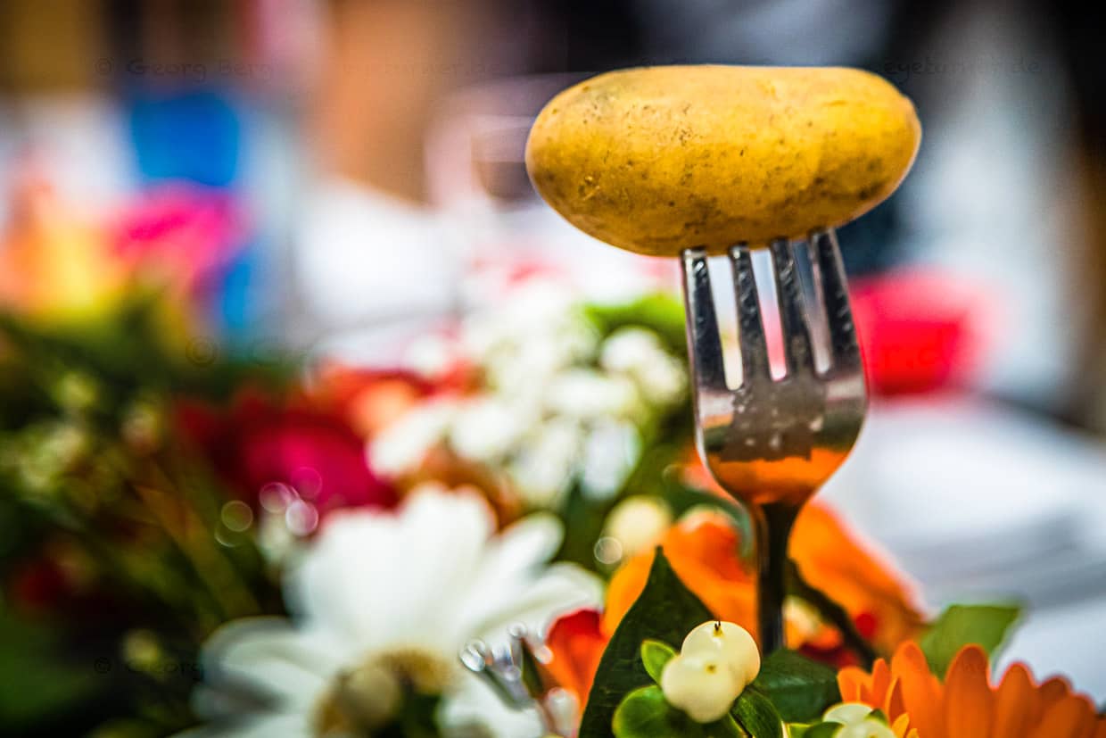 Potato decorative on the fork / © Photo: Georg Berg