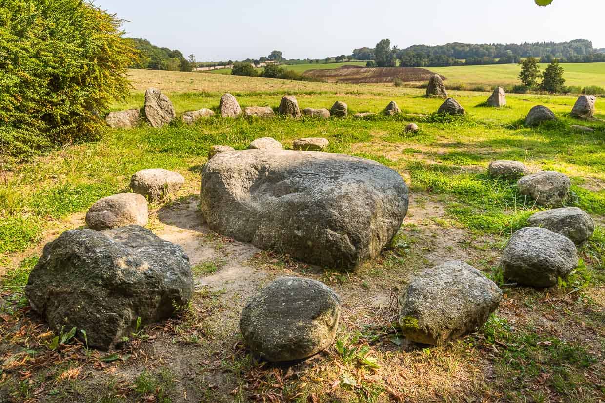 Guly Thing, stone circle from the Bronze Age 1700 to 500 V. Chr. in the Angeln region on the Schlei / © Photo: Georg Berg