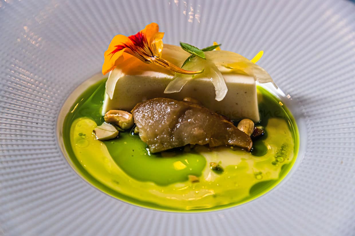 Ziegenkäse mit Basilikumöl