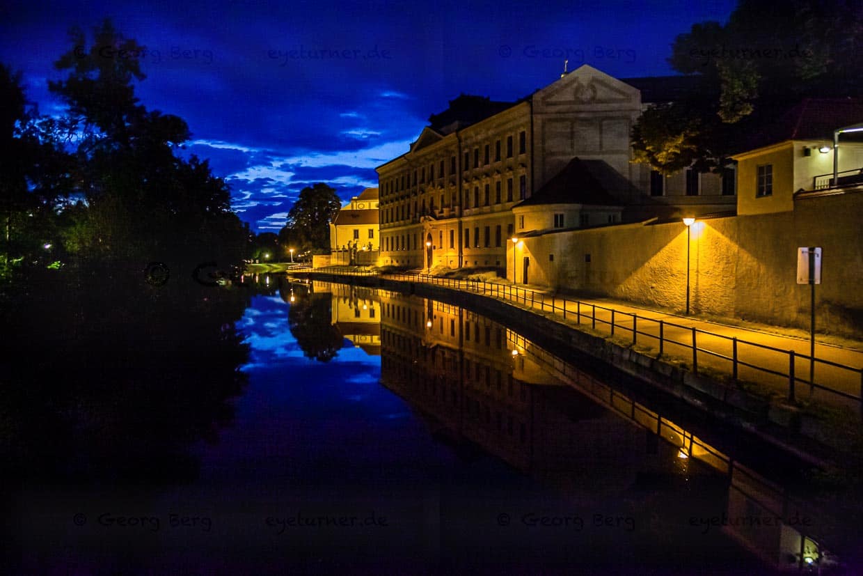 Idyllische Moldaupromenade in Budweis / © Foto: Georg Berg
