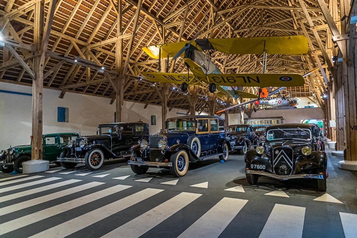 Die Oldtimersammlung von Schloss Egeskov in einer ebenfalls sehenswerten Scheune / © Foto: Georg Berg