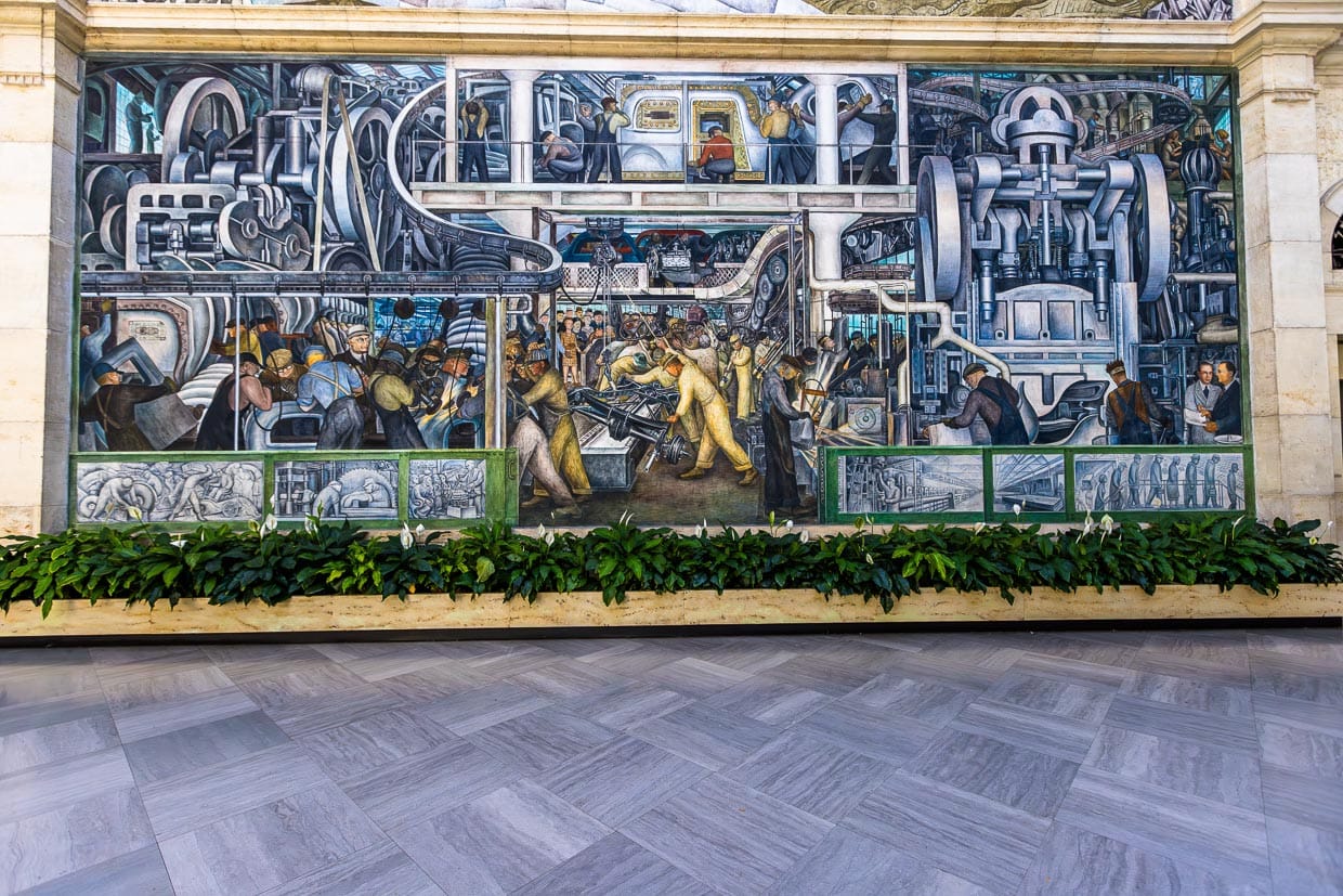 Detroit Industry Murals von Diego Rivera umgeben den Rivera Court im Detroit Institute of Arts. Sie entstanden zwischen 1932 und 1933 und wurden von Rivera als sein erfolgreichstes Werk betrachtet. Im Mittelpunkt des Zyklus steht die Beziehung zwischen Mensch und Maschine / © Foto: Georg Berg