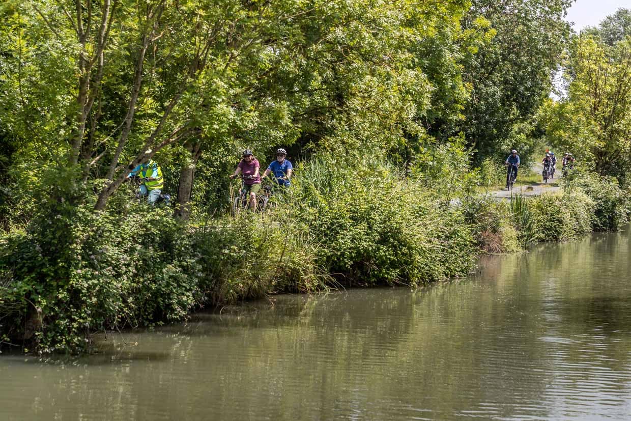 Der Fernradweg FlowVélo führt weite Strecken am Fluss Charente in der Region Nouvelle-Aquitaine entlang / © Foto: Georg Berg