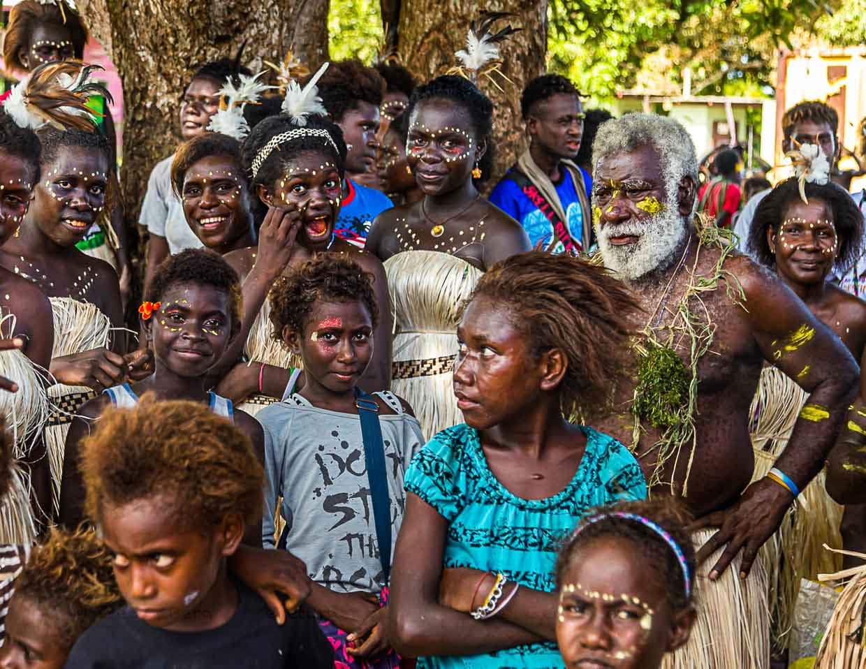 Überall auf der Insel Bougainville werden wir mit guter Laune empfangen / © Foto: Georg Berg