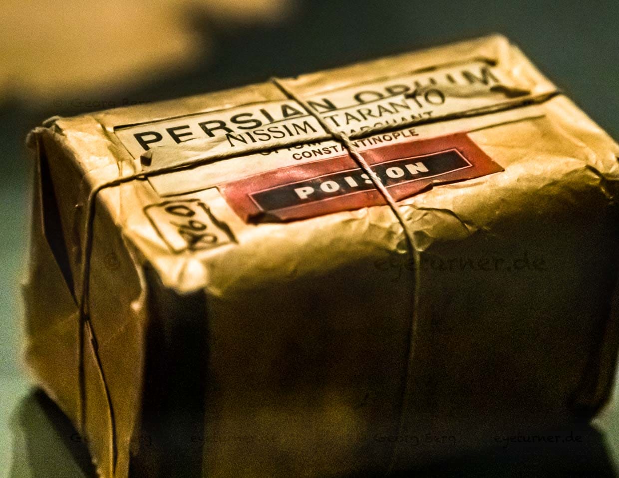 Originalverpackung von persischem Opium, wie Nietzsche es konsumierte / © Foto: Georg Berg