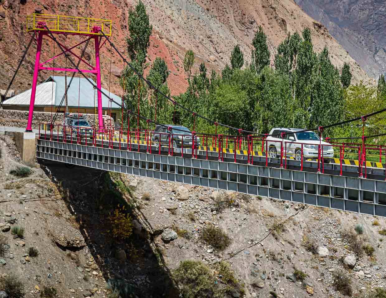 The Silk Road runs across the bridge of the Serafshan River in Tajikistan / © Photo: Georg Berg