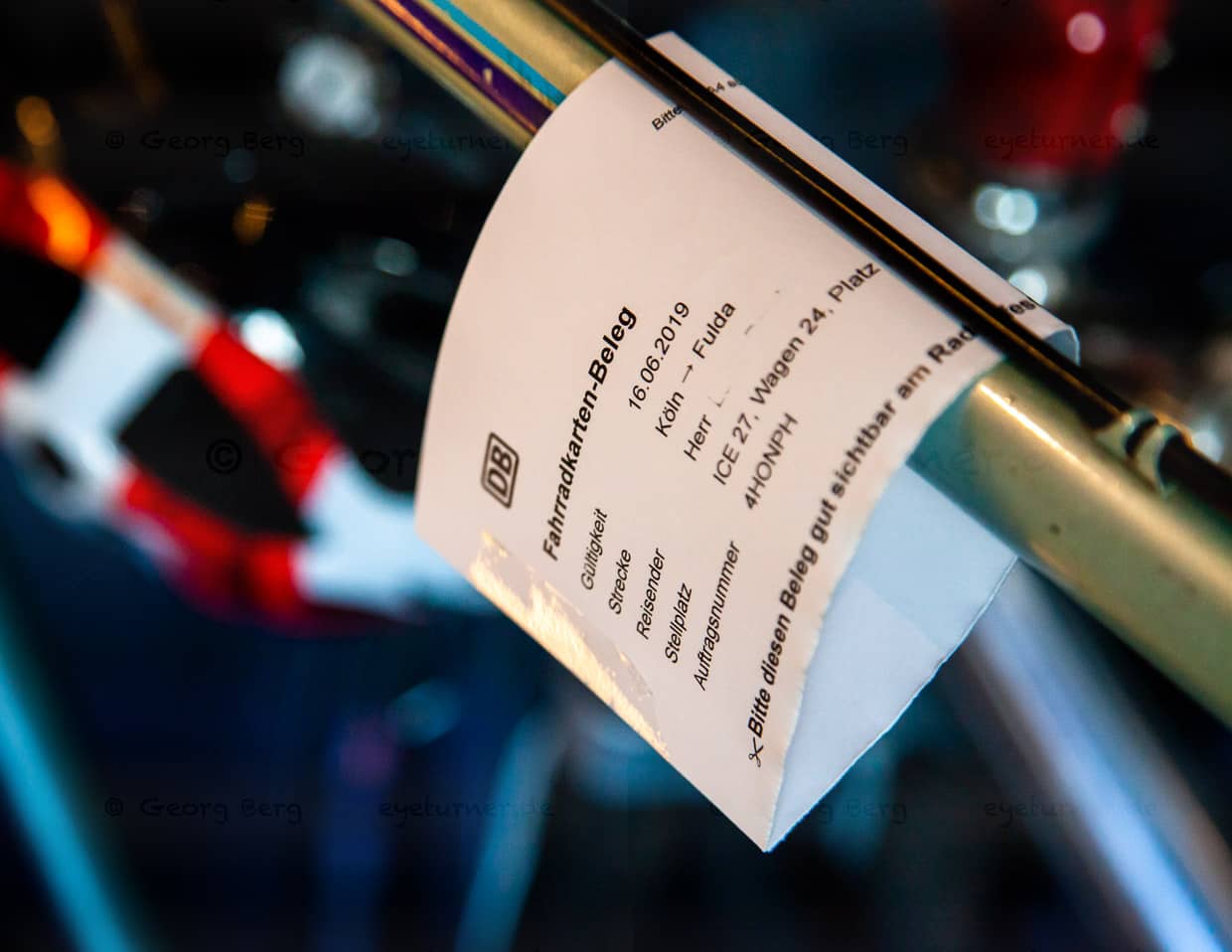 Ein Fahrradticket im internationalen Verkehr muss in Deutschland vor Fahrtantritt für 10 Euro am Schalter gebucht werden. Der Preis inklusive Stellplatzreservierung beträgt 10 Euro. Eine Onlinebuchung ist nicht möglich / © Foto: Georg Berg