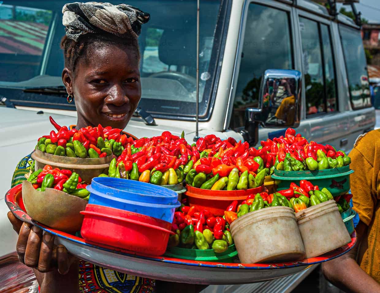 Jede dieser Chilli-Portionen kann sogar einem großen Gericht scharf einheizen / © Foto: Georg Berg