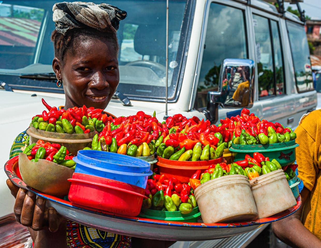 Jede dieser Chilli-Portionen kann sogar einem großen Gericht scharf einheizen / © Foto: Georg Berg