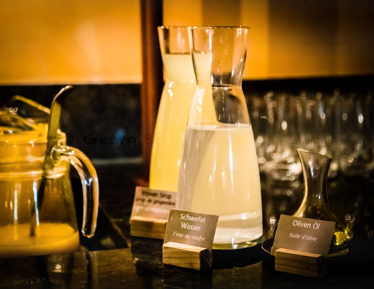 Zum Frühstück: Detox mit Schwefelwasser / © Foto: Georg Berg