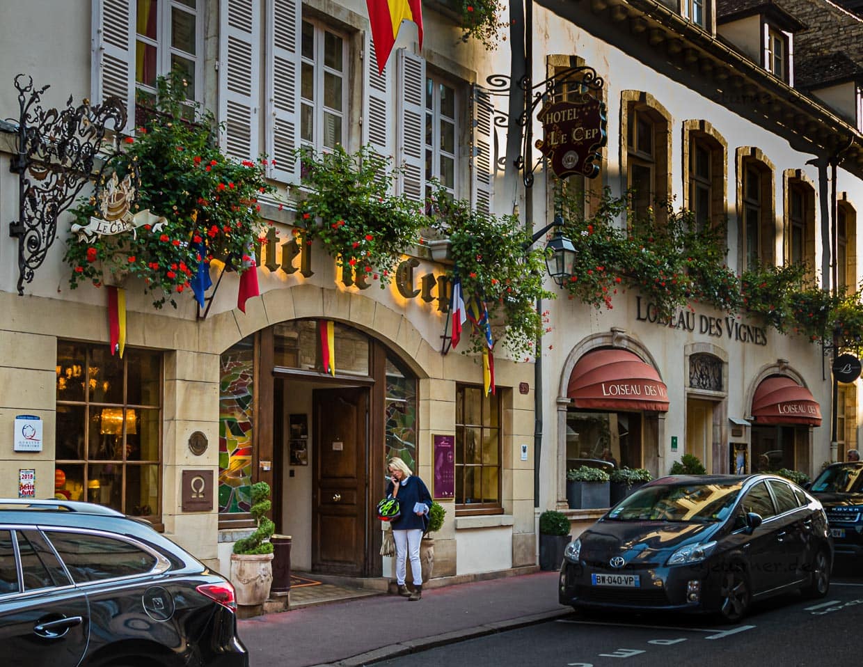 Hotel Le Cep. Das Haus liegt mitten in der Altstadt von Beaune. Das Hotel hat 30 Suiten. Teile des Gebäudes stammen aus dem 14. Jahrhundert. Im 17. Jahrhundert machte hier auch der junge Louis XIV, der spätere Sonnenkönig, halt / © Foto: Georg Berg