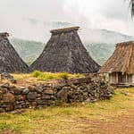 Traditionelle Architektur von Wohngebäuden auf den Sunda-Inseln in Indonesien / © Foto: Georg Berg